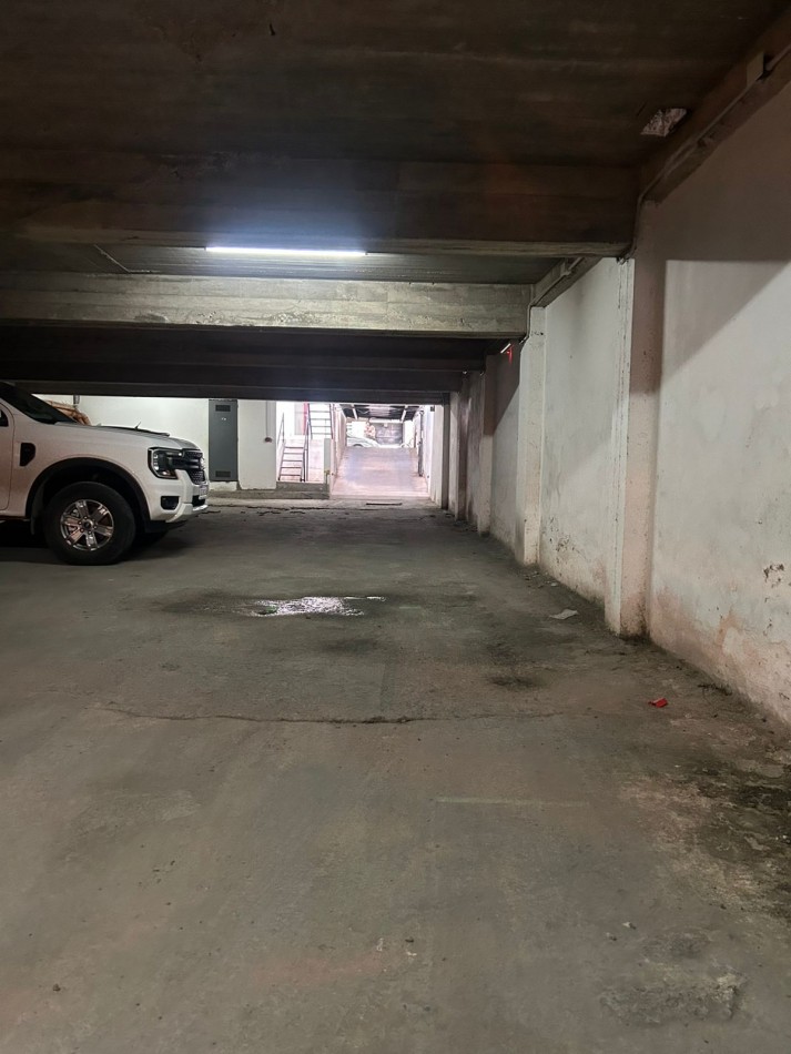 43 e/ 15 y 16 - venta cochera 