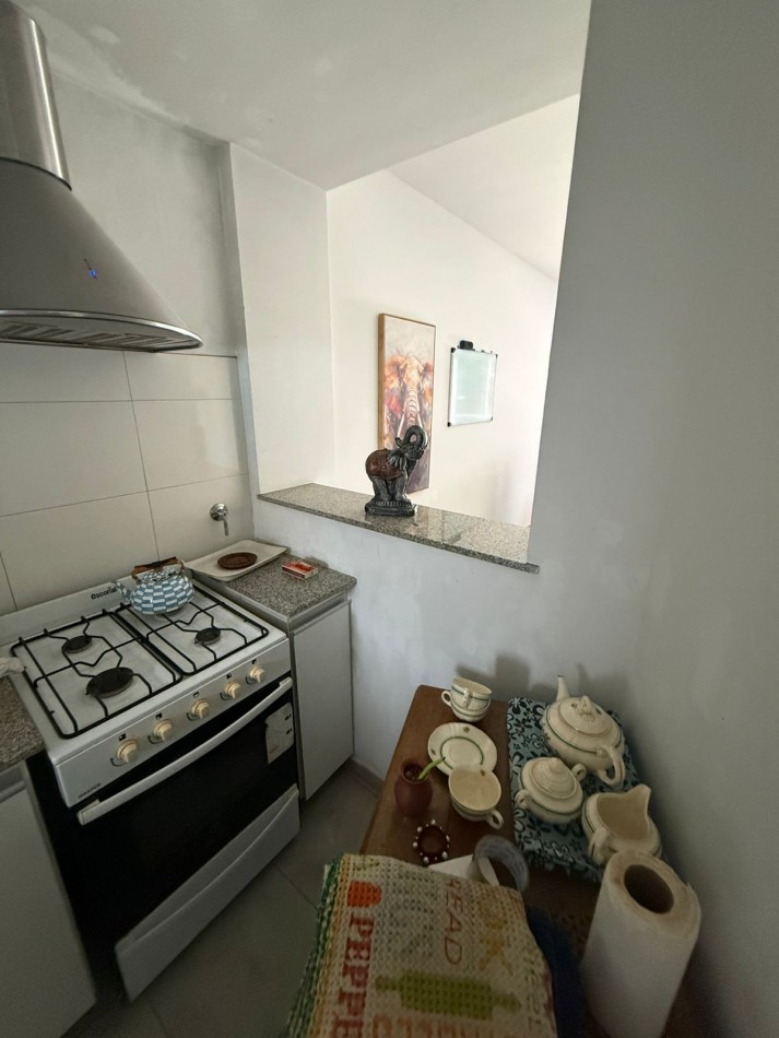 13 E/ 58 Y 59 - 1 DORM AMUBLADO - 2 DO PISO CON BALCON