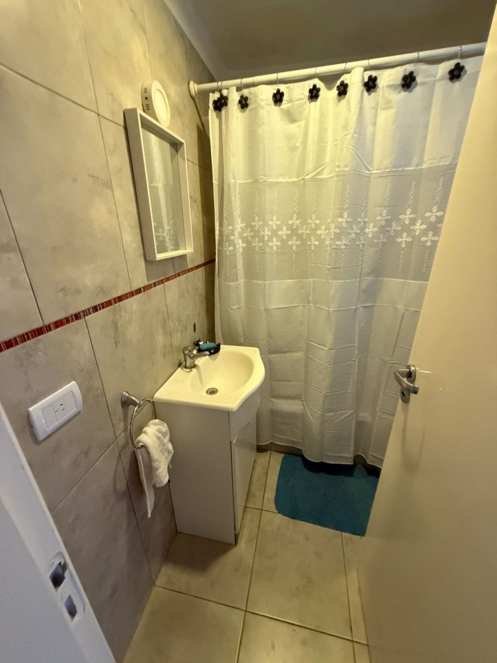 13 E/ 58 Y 59 - 1 DORM AMUBLADO - 2 DO PISO CON BALCON