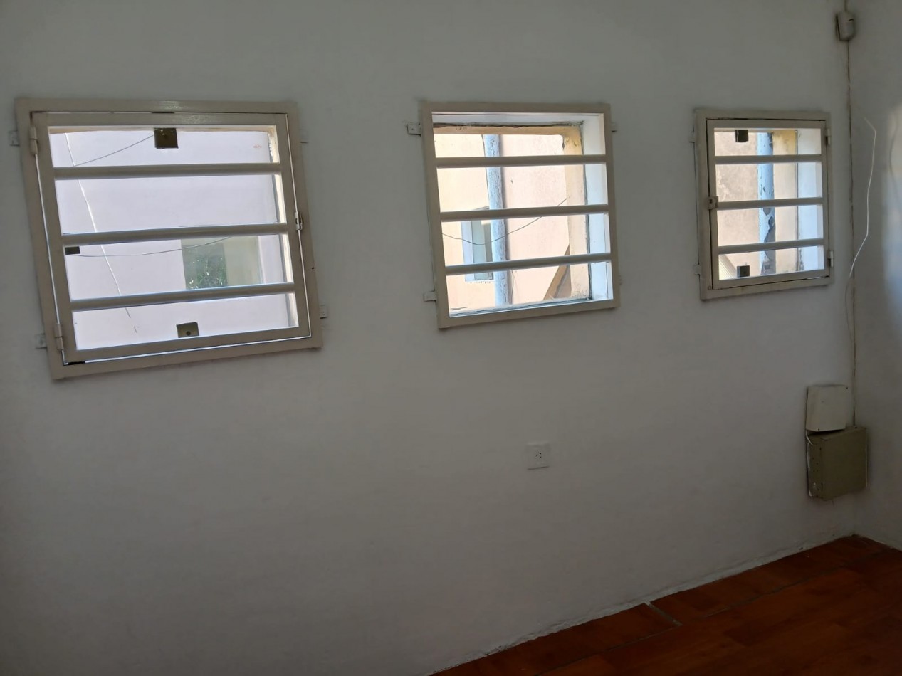 8 ESQ 47 - LOCAL EN GALERIA PLANTA ALTA