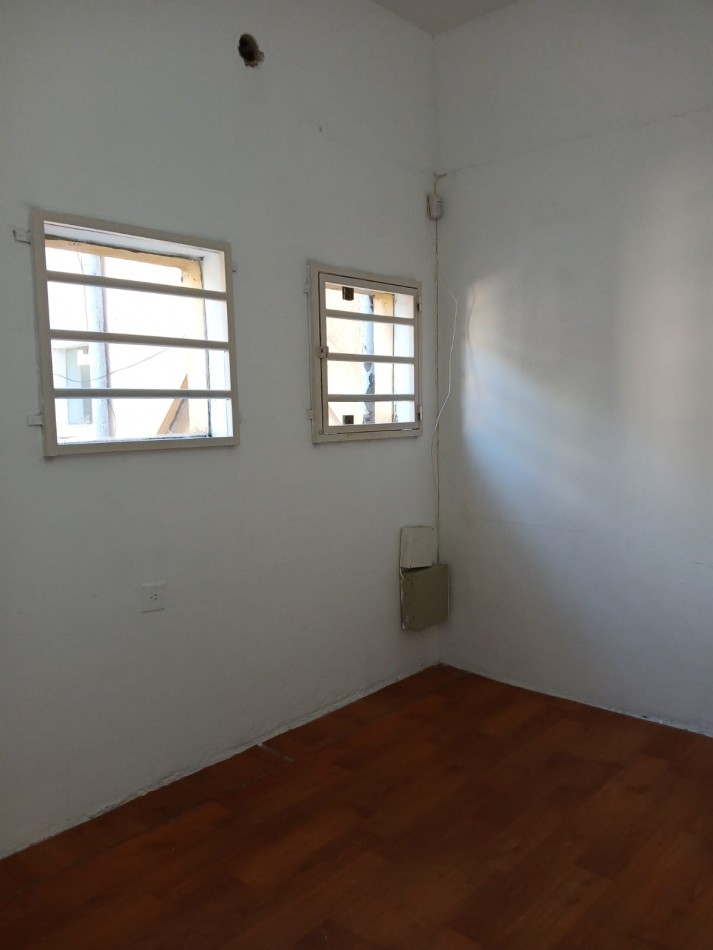 8 ESQ 47 - LOCAL EN GALERIA PLANTA ALTA