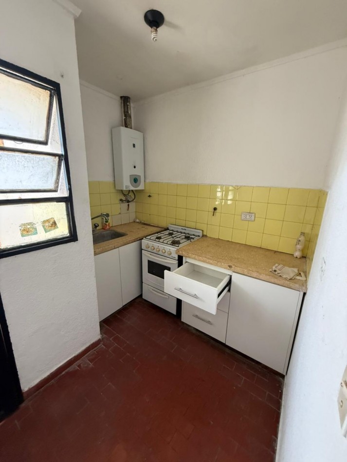 48 Y 25 - PH EN PLANTA ALTA 2 DORM - LA PLATA