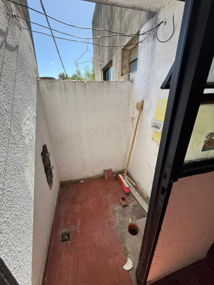48 Y 25 - PH EN PLANTA ALTA 2 DORM - LA PLATA