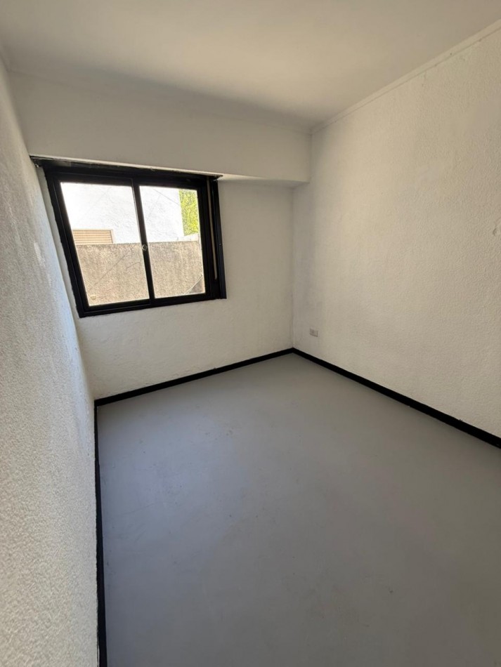 48 Y 25 - PH EN PLANTA ALTA 2 DORM - LA PLATA