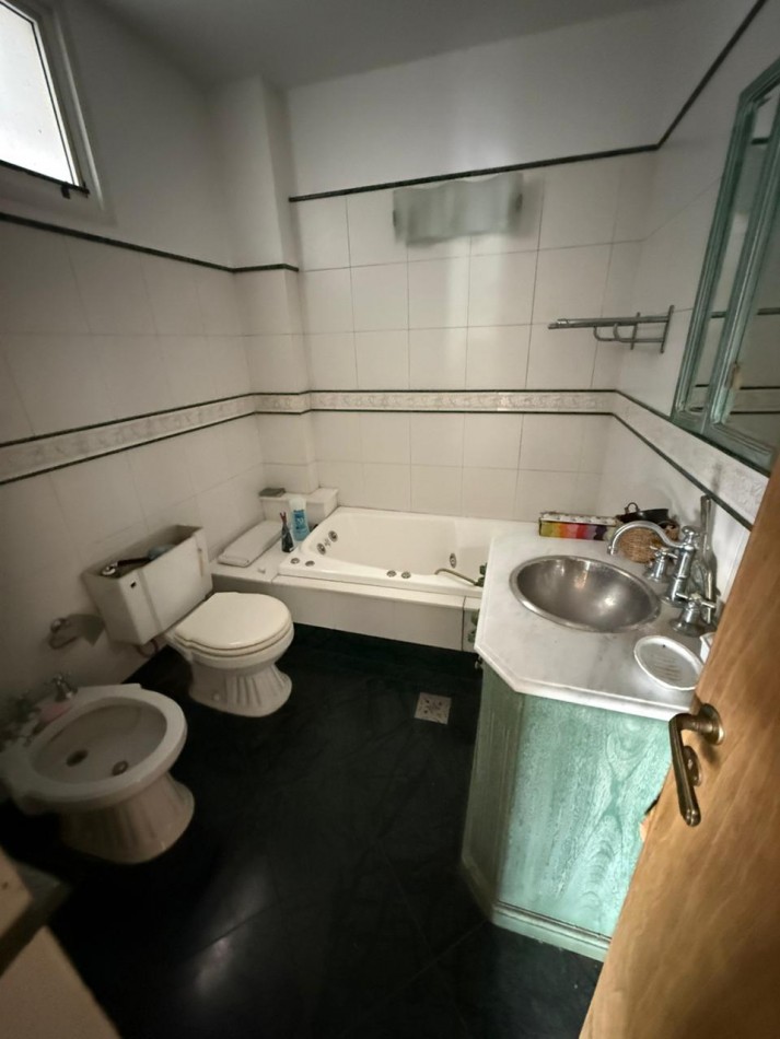 diagonal 80 y 47 - 2 dormitorios con balcon - 117 m2 totales