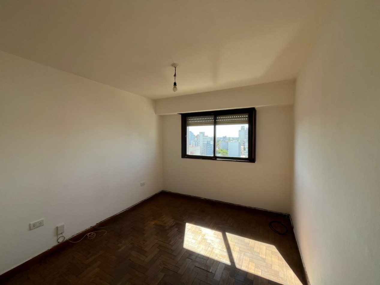 50 E/ 2 Y 3 - PISO 11 MUY LUMINOSO- ZONA CENTRO