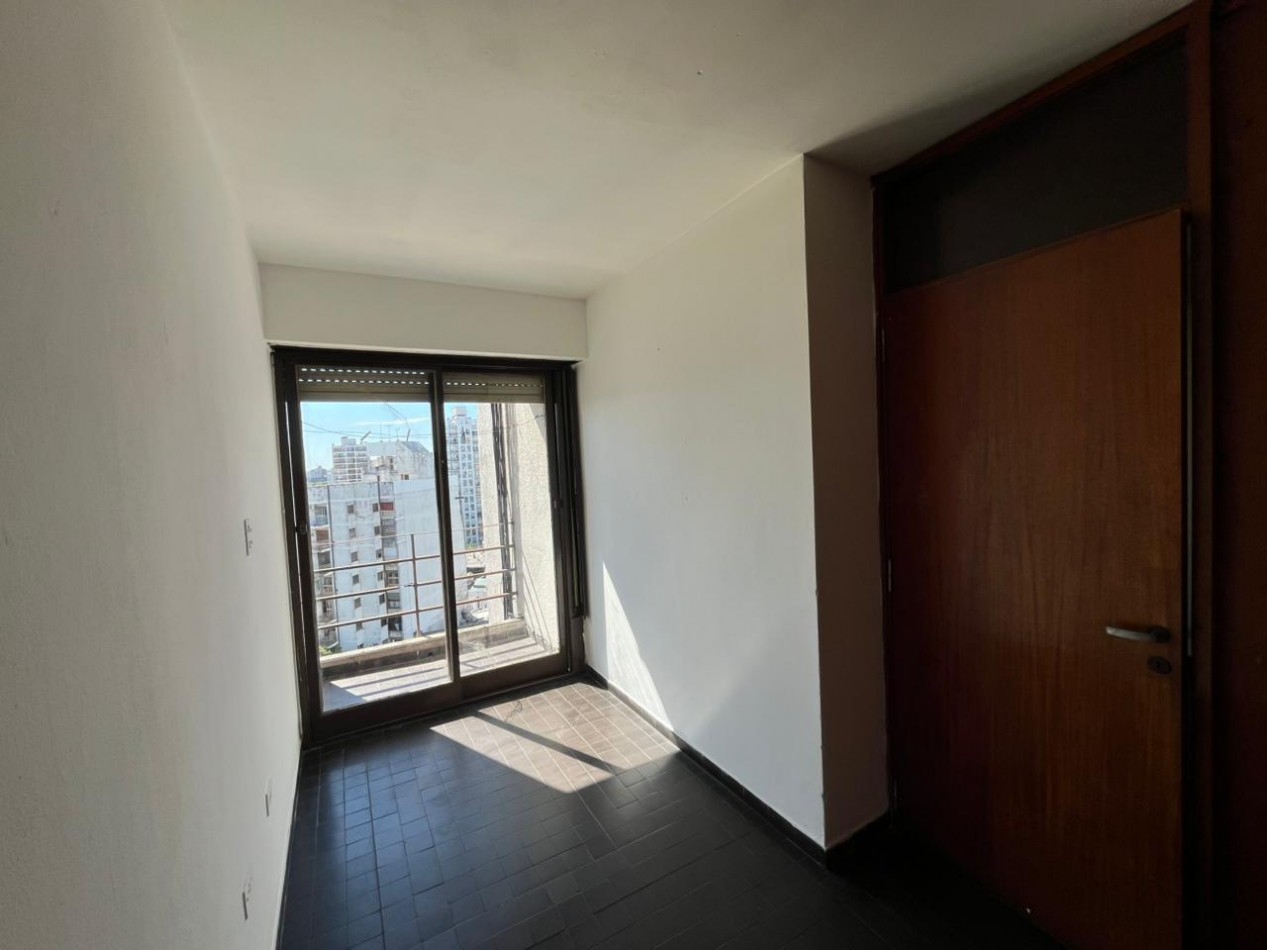 50 E/ 2 Y 3 - PISO 11 MUY LUMINOSO- ZONA CENTRO