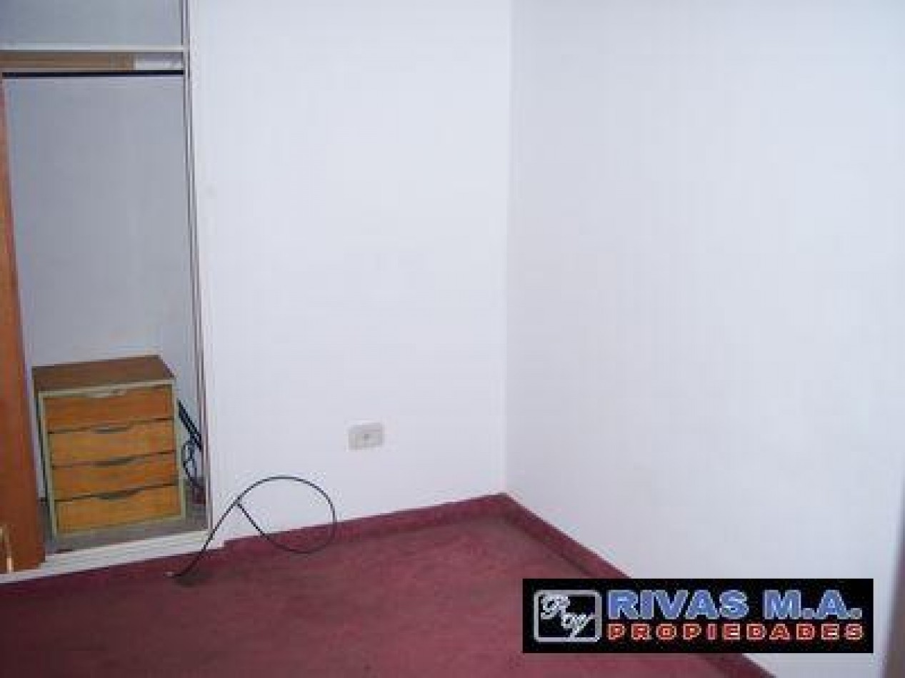 36/ 16 Y 17 - CASA EN ALQUILER DOS DORM ENTRADA DE AUTO