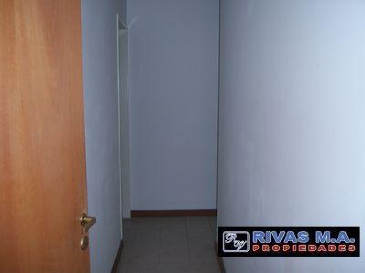 36/ 16 Y 17 - CASA EN ALQUILER DOS DORM ENTRADA DE AUTO