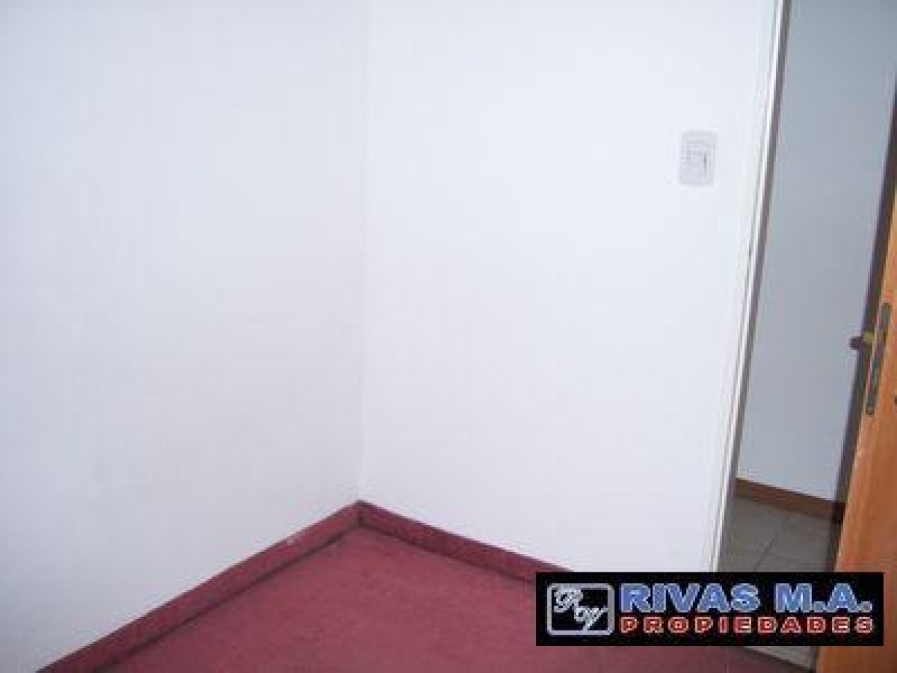 36/ 16 Y 17 - CASA EN ALQUILER DOS DORM ENTRADA DE AUTO