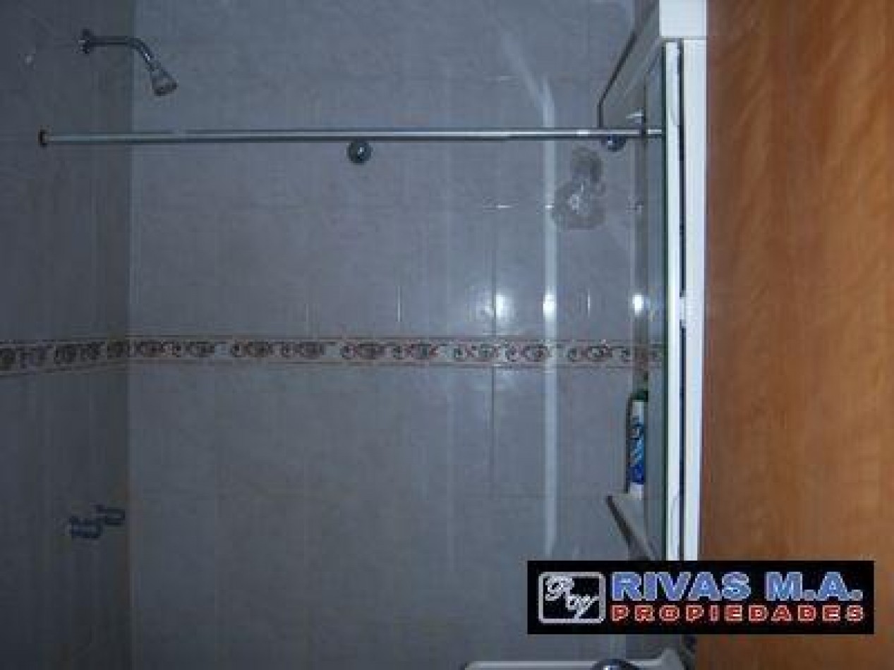 36/ 16 Y 17 - CASA EN ALQUILER DOS DORM ENTRADA DE AUTO