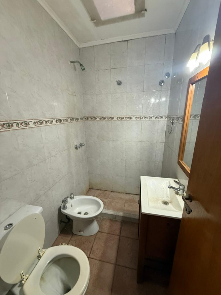 36/ 16 Y 17 - CASA EN ALQUILER DOS DORM ENTRADA DE AUTO