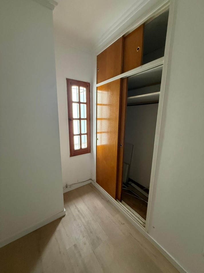 36/ 16 Y 17 - CASA EN ALQUILER DOS DORM ENTRADA DE AUTO