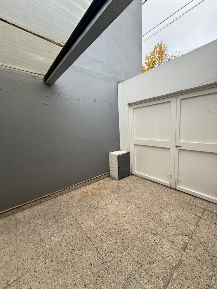 36/ 16 Y 17 - CASA EN ALQUILER DOS DORM ENTRADA DE AUTO