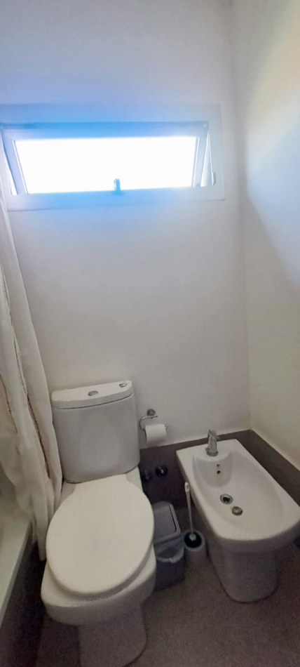 657 e/ 20 bis y 21 - casa 3 dorm - Parque Sicardi