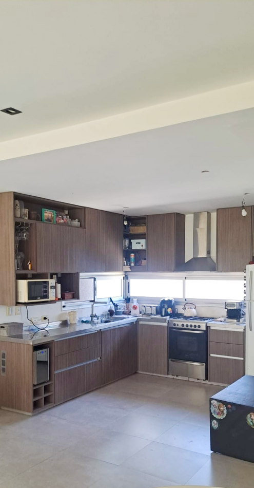 657 e/ 20 bis y 21 - casa 3 dorm - Parque Sicardi