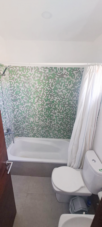 657 e/ 20 bis y 21 - casa 3 dorm - Parque Sicardi