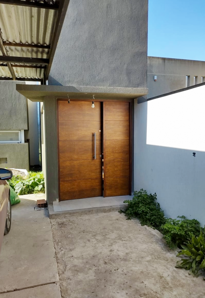 657 e/ 20 bis y 21 - casa 3 dorm - Parque Sicardi