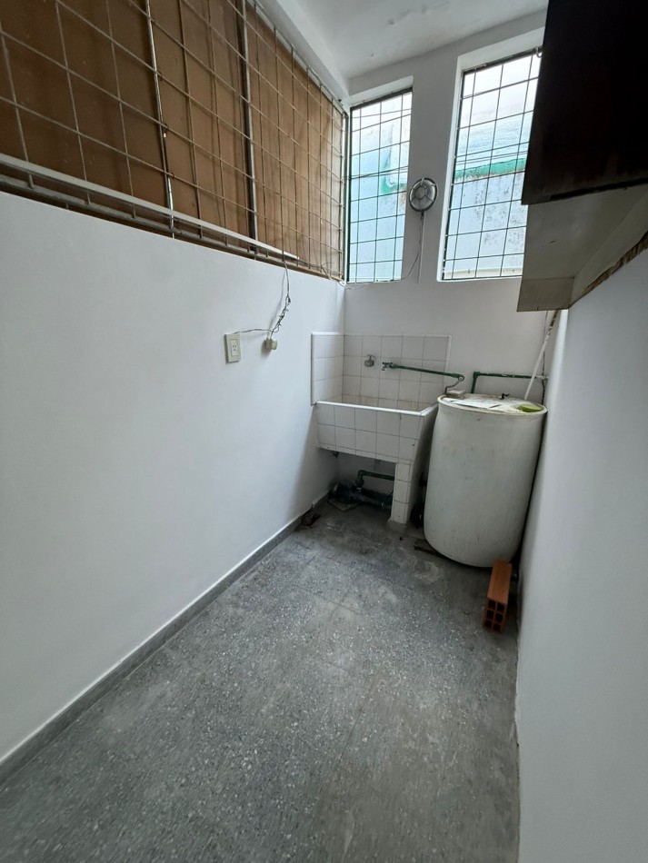 70 e/ 4 y 5 - ph dos dormitorios - sin expensas 