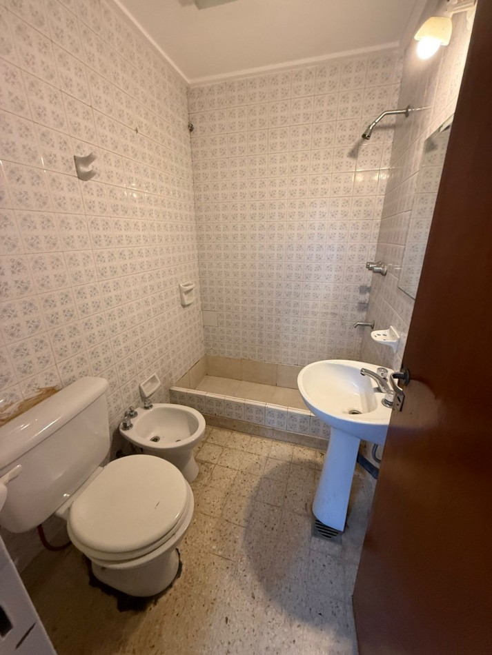 70 e/ 4 y 5 - ph dos dormitorios - sin expensas 