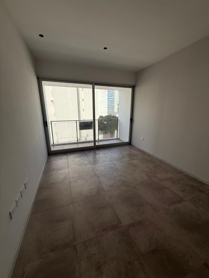 45 e/ 12 y 13 - Alquiler con balcon - muy luminoso - a estrenar 