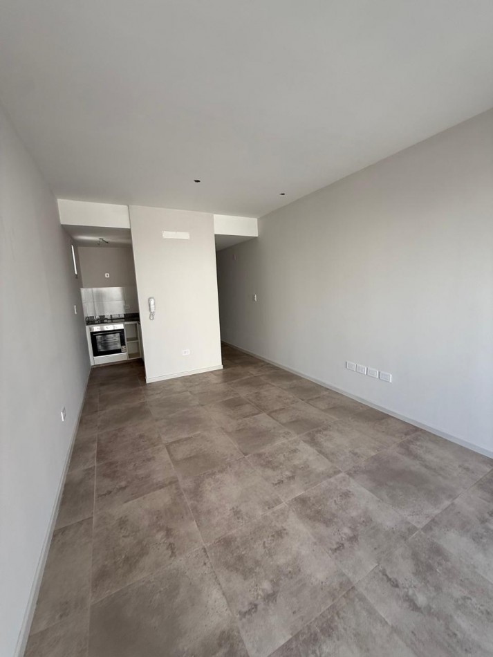 45 e/ 12 y 13 - Alquiler con balcon - muy luminoso - a estrenar 