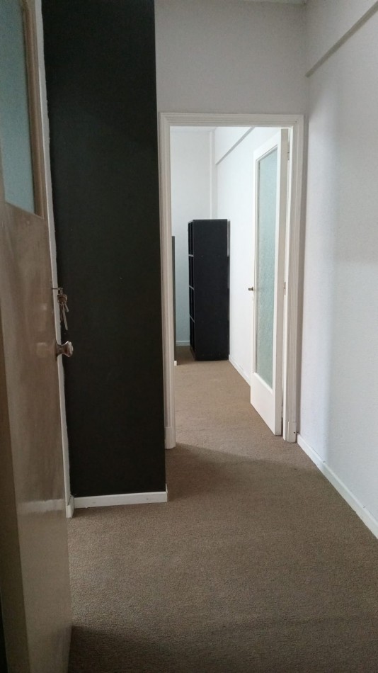 48 e/ 12 y 13 - OFICINA EN VENTA - TRIBUNALES 