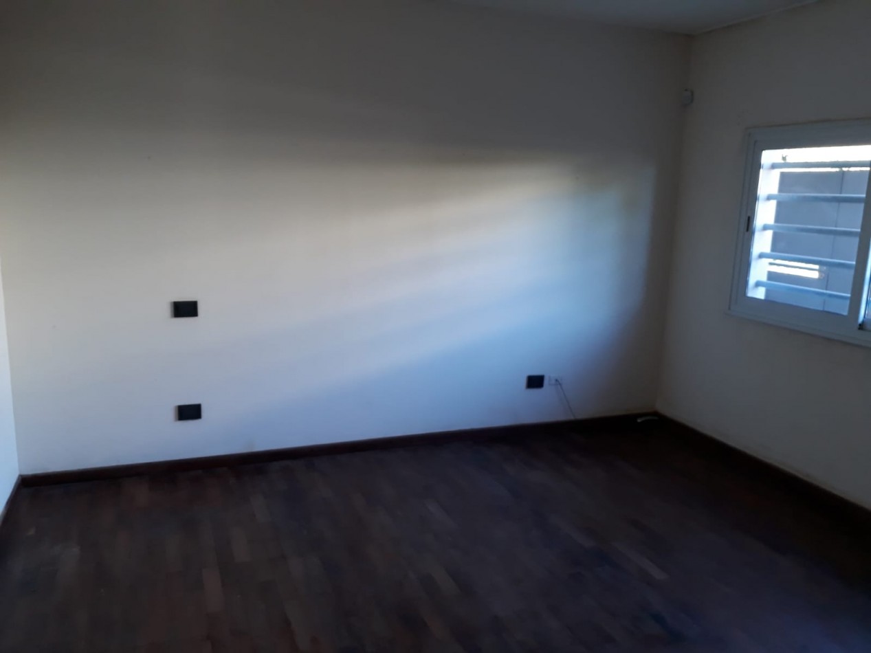 655 e/ 9 y 10 - parque sicardi - sobre esquina  1650 m2 - APTO BANCO