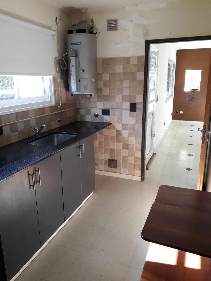 655 e/ 9 y 10 - parque sicardi - sobre esquina  1650 m2 - APTO BANCO