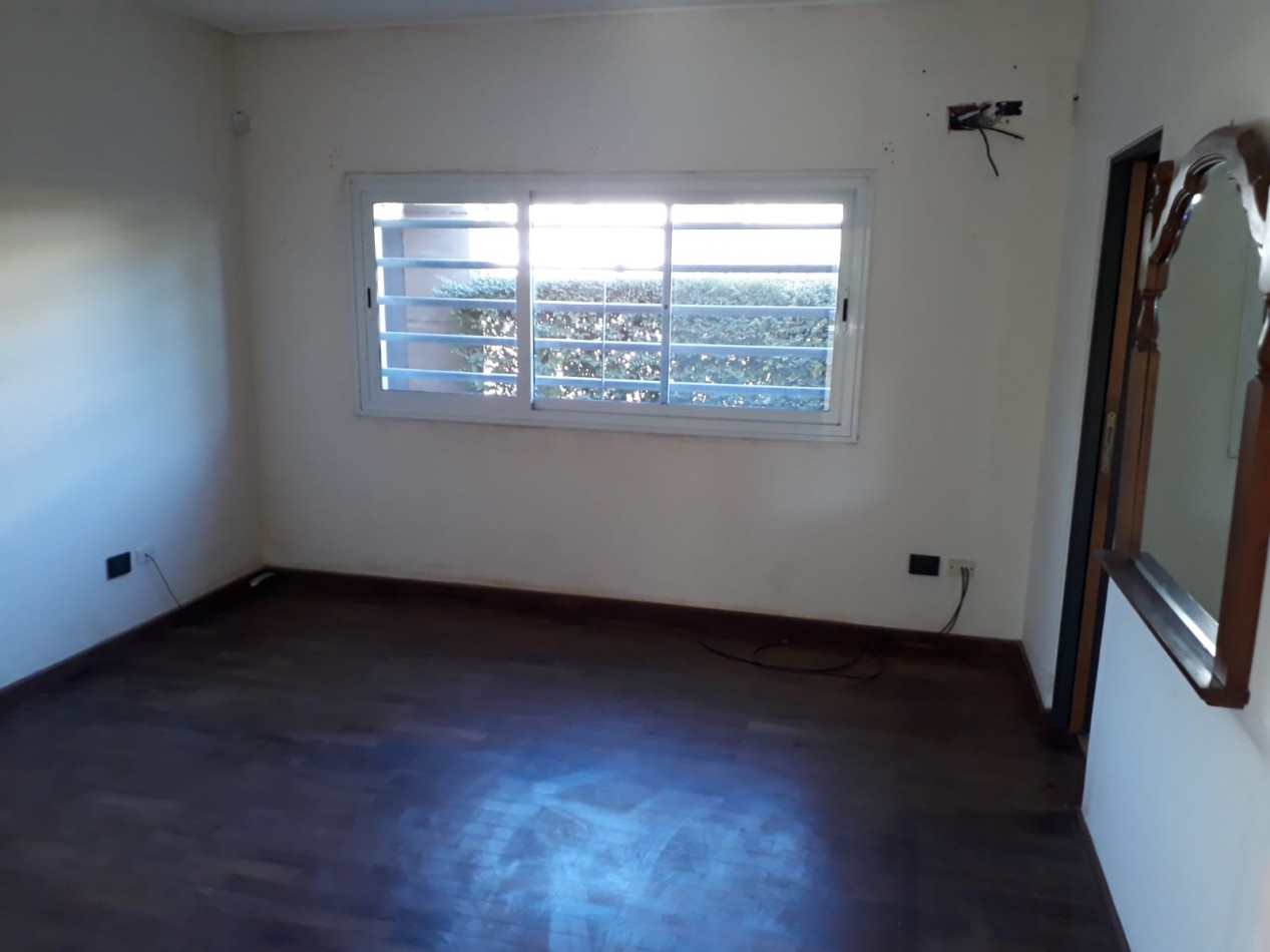 655 e/ 9 y 10 - parque sicardi - sobre esquina  1650 m2 - APTO BANCO