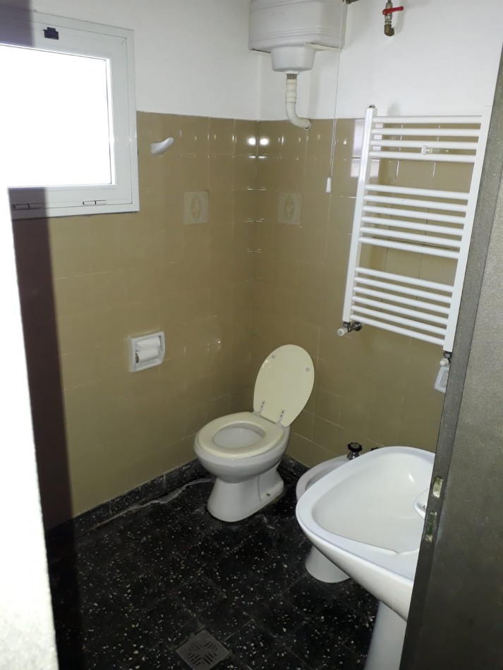 655 e/ 9 y 10 - parque sicardi - sobre esquina  1650 m2 - APTO BANCO