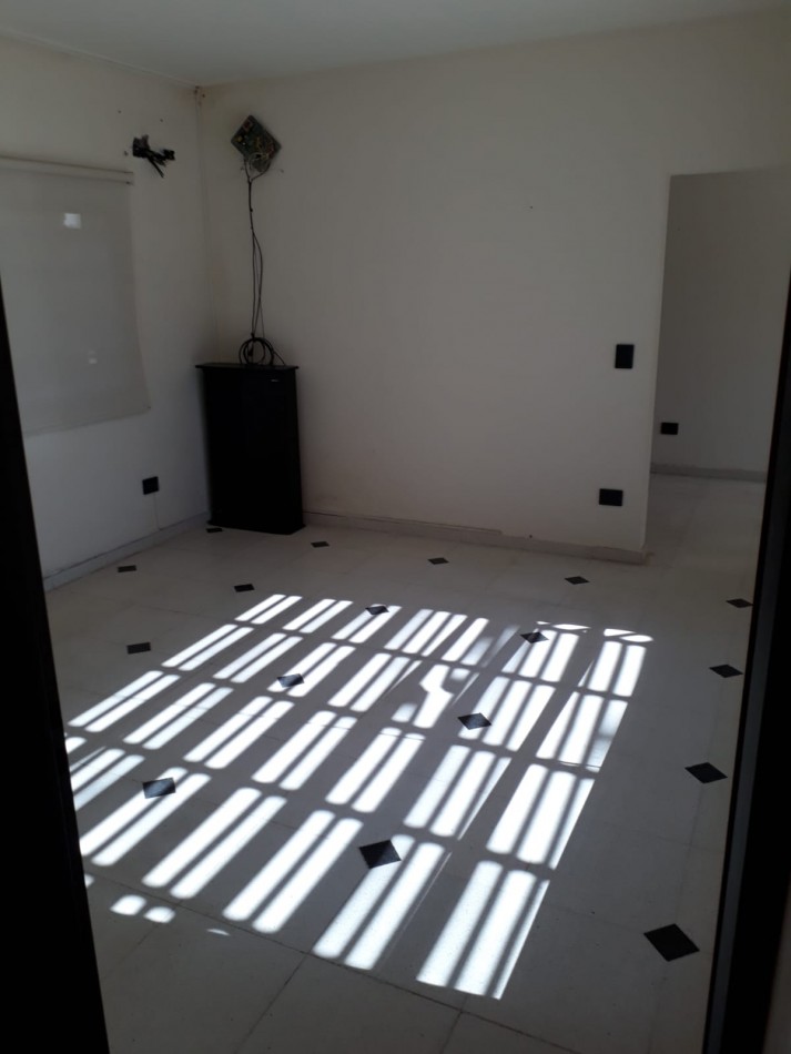 655 e/ 9 y 10 - parque sicardi - sobre esquina  1650 m2 - APTO BANCO