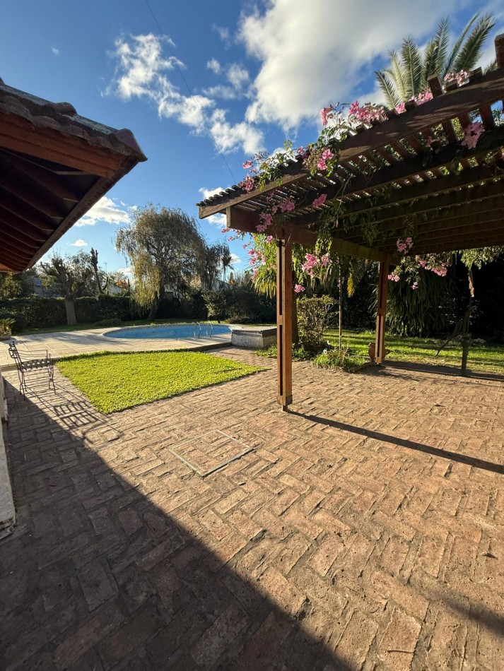 655 e/ 9 y 10 - parque sicardi - sobre esquina  1650 m2 - APTO BANCO