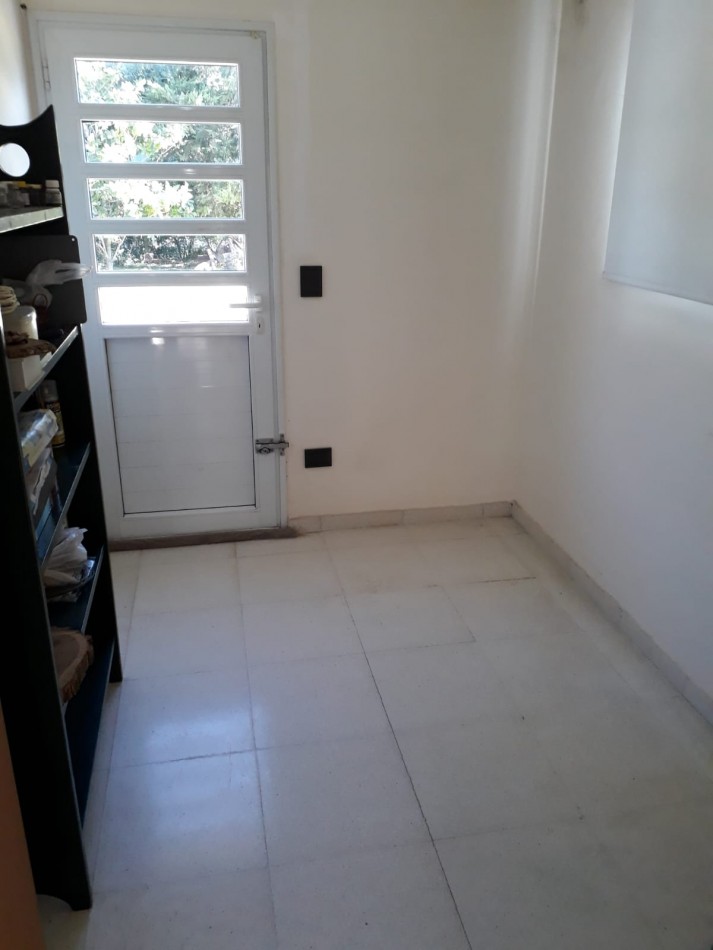 655 e/ 9 y 10 - parque sicardi - sobre esquina  1650 m2 - APTO BANCO