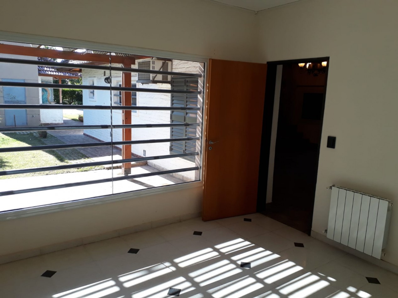 655 e/ 9 y 10 - parque sicardi - sobre esquina  1650 m2 - APTO BANCO