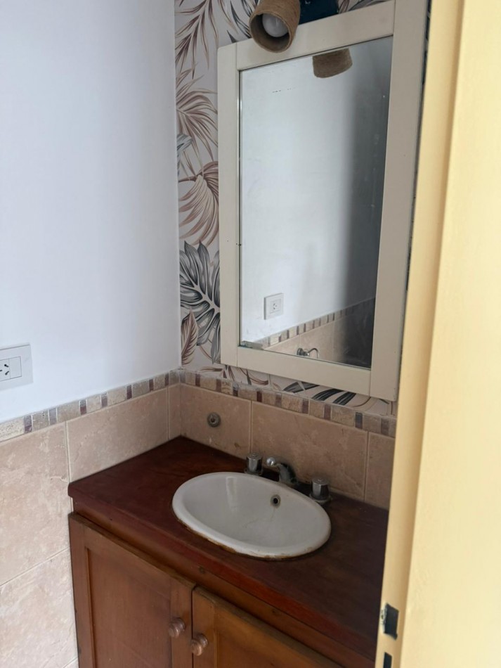 25 E/ 524 Y 525 - DUPLEX EN ALQUILER CON ENTRADA DE AUTO- PATIO Y PARRILLA