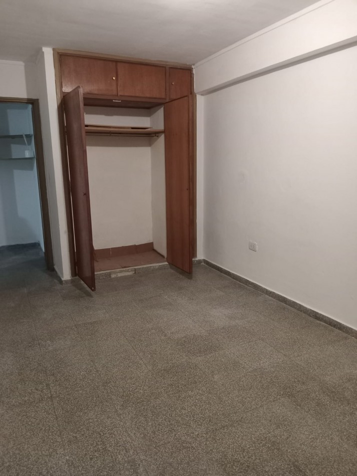 av 1 e/ 63 y 64 - un dormitorio planta baja s/ patio - ideal estudiante medicina 
