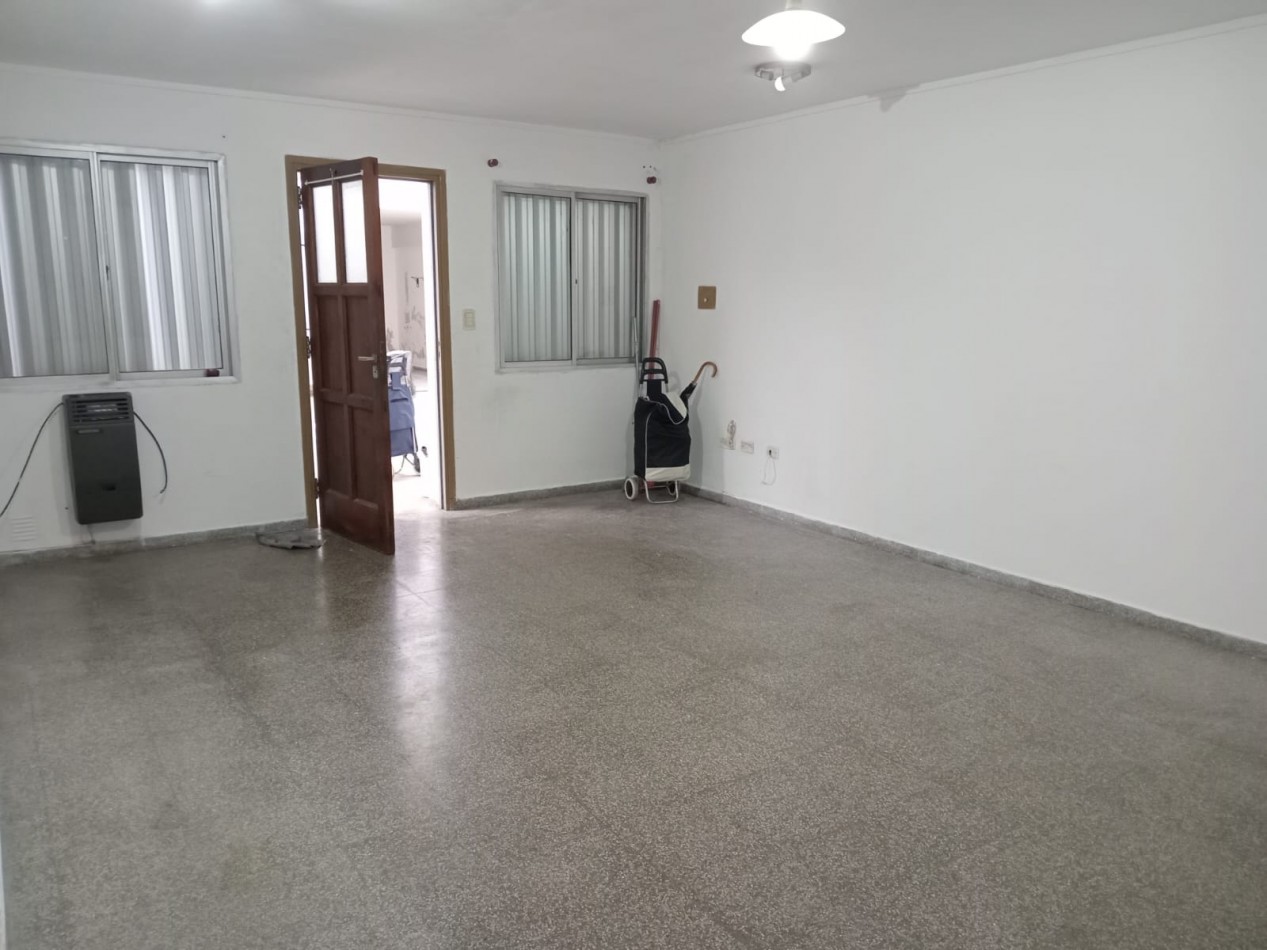 av 1 e/ 63 y 64 - un dormitorio planta baja s/ patio - ideal estudiante medicina 