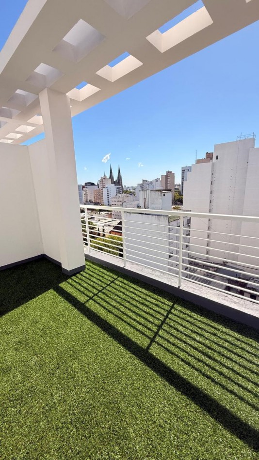 MONOAMBIENTE DE CATEGORIA EN ALQUILER - COMPLETAMENTE AMOBLADO. 
