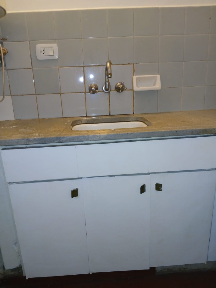 AV 53 Y 4- MONOAMBIENTE AL FRENTE 1 ER PISO - CENTRO LA PLATA 