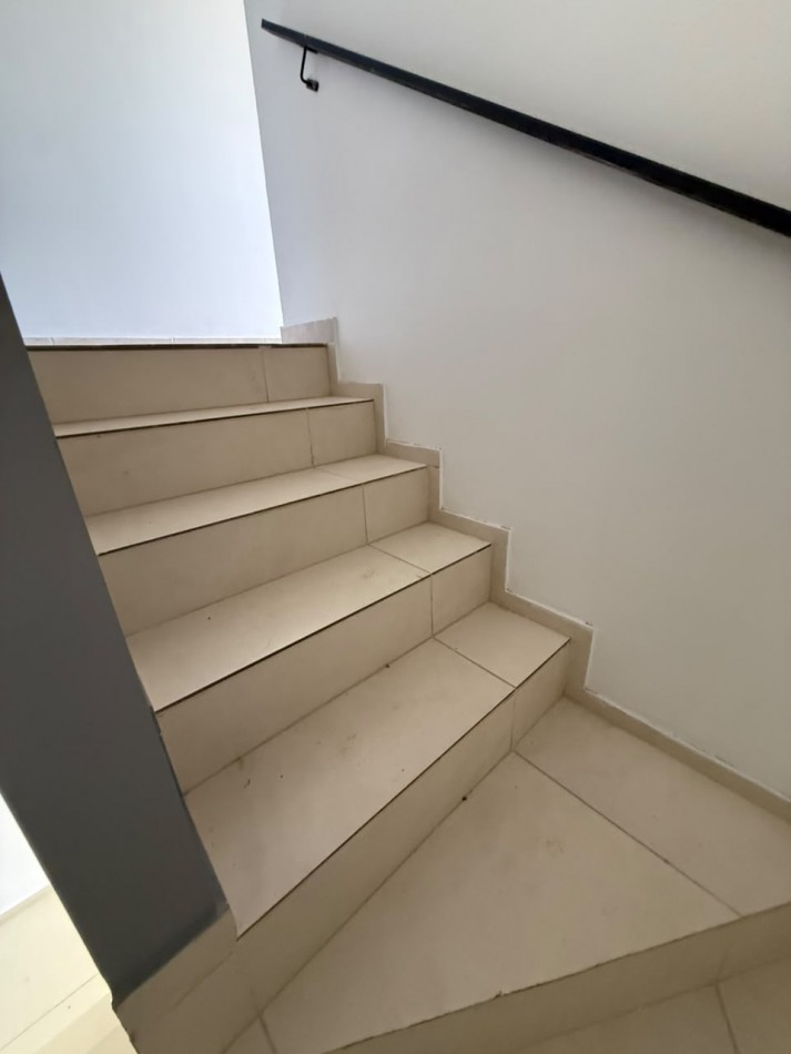 135 e/ 39 y 40 - duplex en venta con jardin - a estrenar