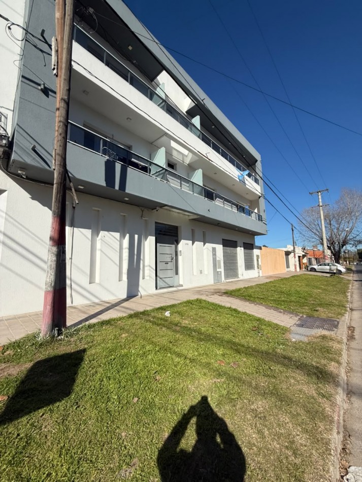 av 137 esq 42 - departamentos de 100 M2- muy modernos 