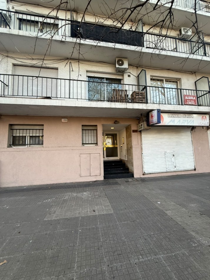 1 E/ 46 Y 47 - MONOAMBIENTE A RECICLAR - 4 TO PISO CONTRA FRENTE 