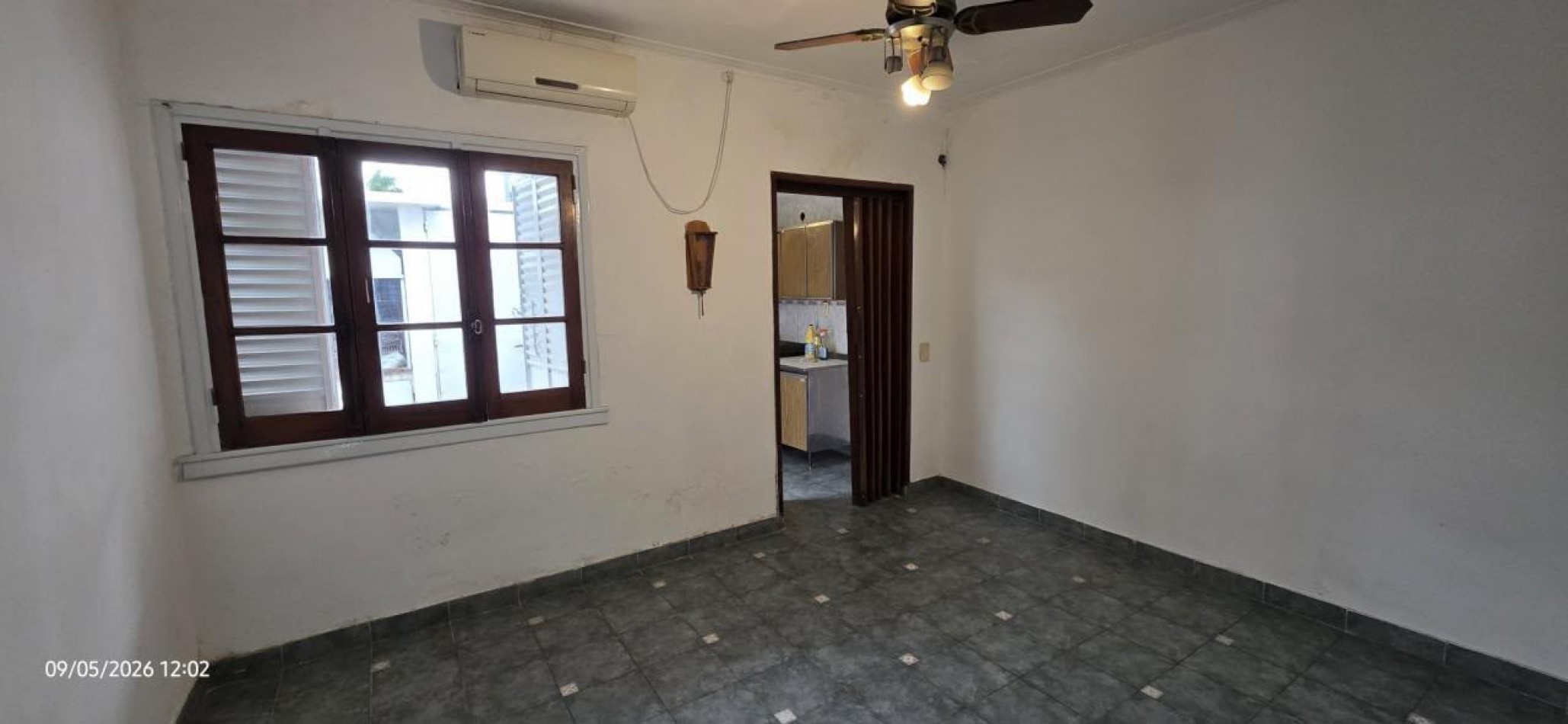 41 E/ 18 Y 19 - CASA EN ALQUILER EN PLANTA ALTA - 3 DORM BARRIO LA LOMA