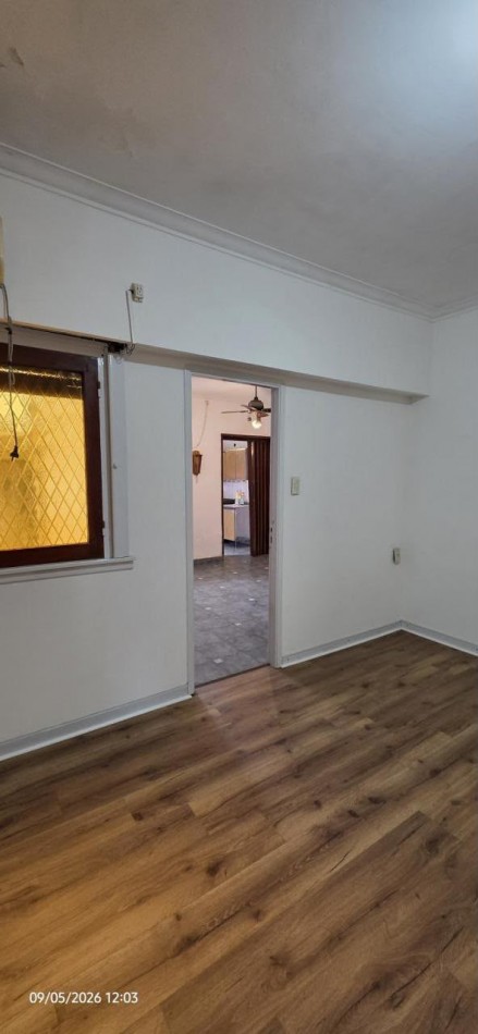 41 E/ 18 Y 19 - CASA EN ALQUILER EN PLANTA ALTA - 3 DORM BARRIO LA LOMA