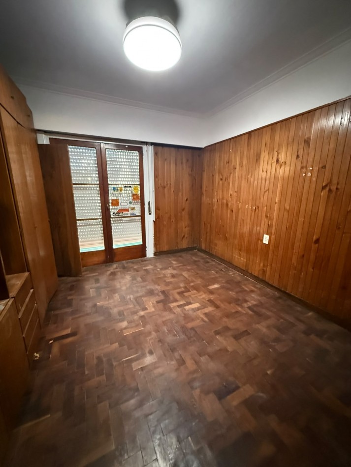 41 E/ 18 Y 19 - CASA EN ALQUILER EN PLANTA ALTA - 3 DORM BARRIO LA LOMA