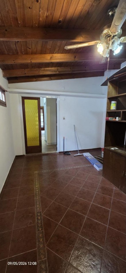 41 E/ 18 Y 19 - CASA EN ALQUILER EN PLANTA ALTA - 3 DORM BARRIO LA LOMA