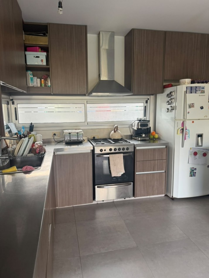 657 e/ 20 bis y 21 - casa 3 dorm - Parque Sicardi