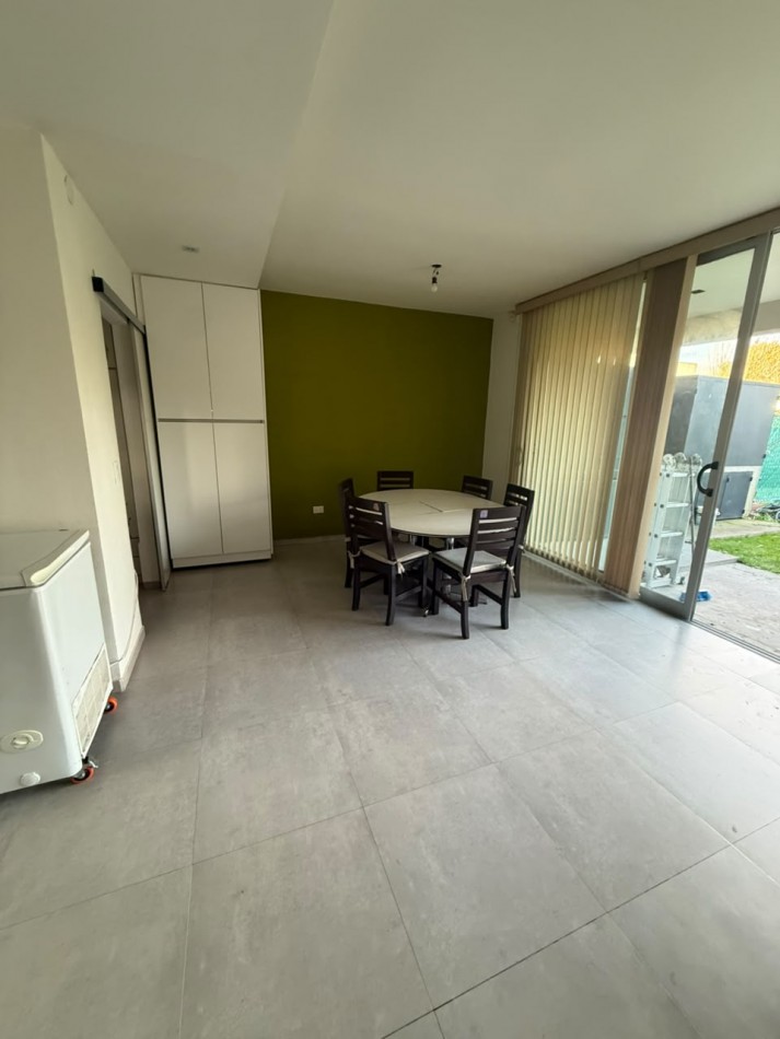 657 e/ 20 bis y 21 - casa 3 dorm - Parque Sicardi