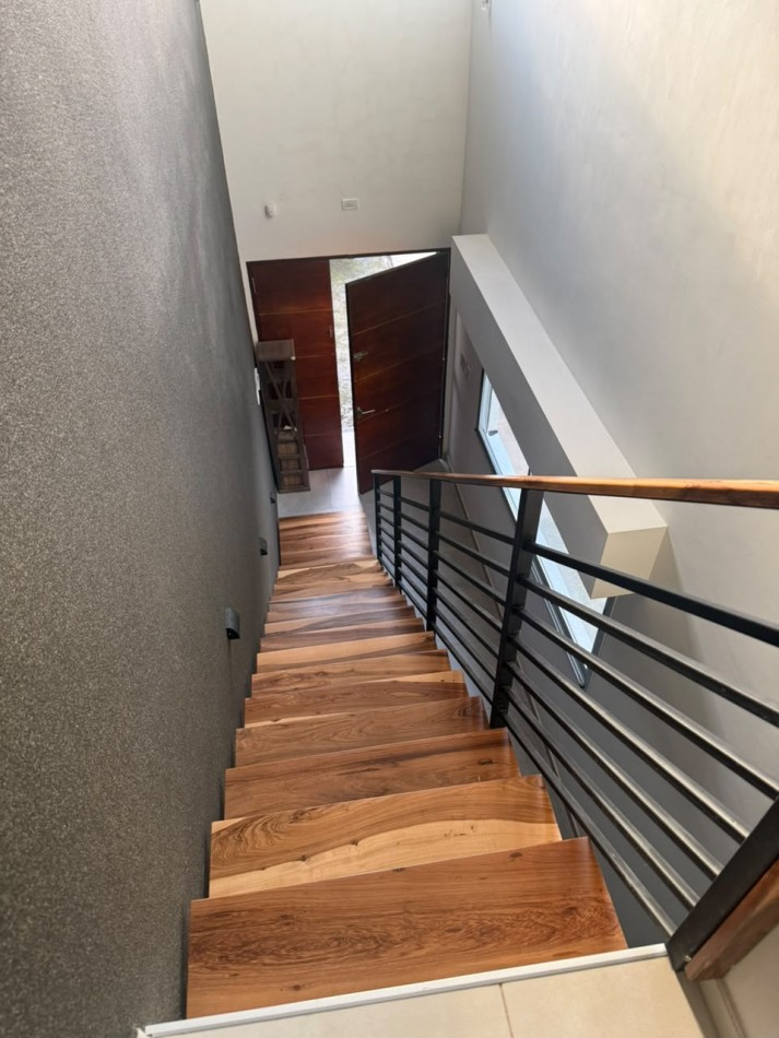 657 e/ 20 bis y 21 - casa 3 dorm - Parque Sicardi